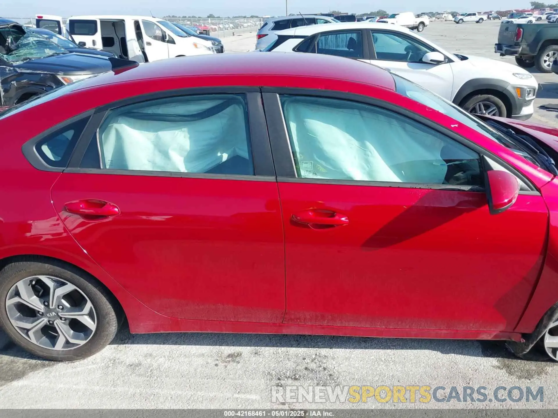 13 Photograph of a damaged car 3KPF24AD8KE068313 KIA FORTE 2019