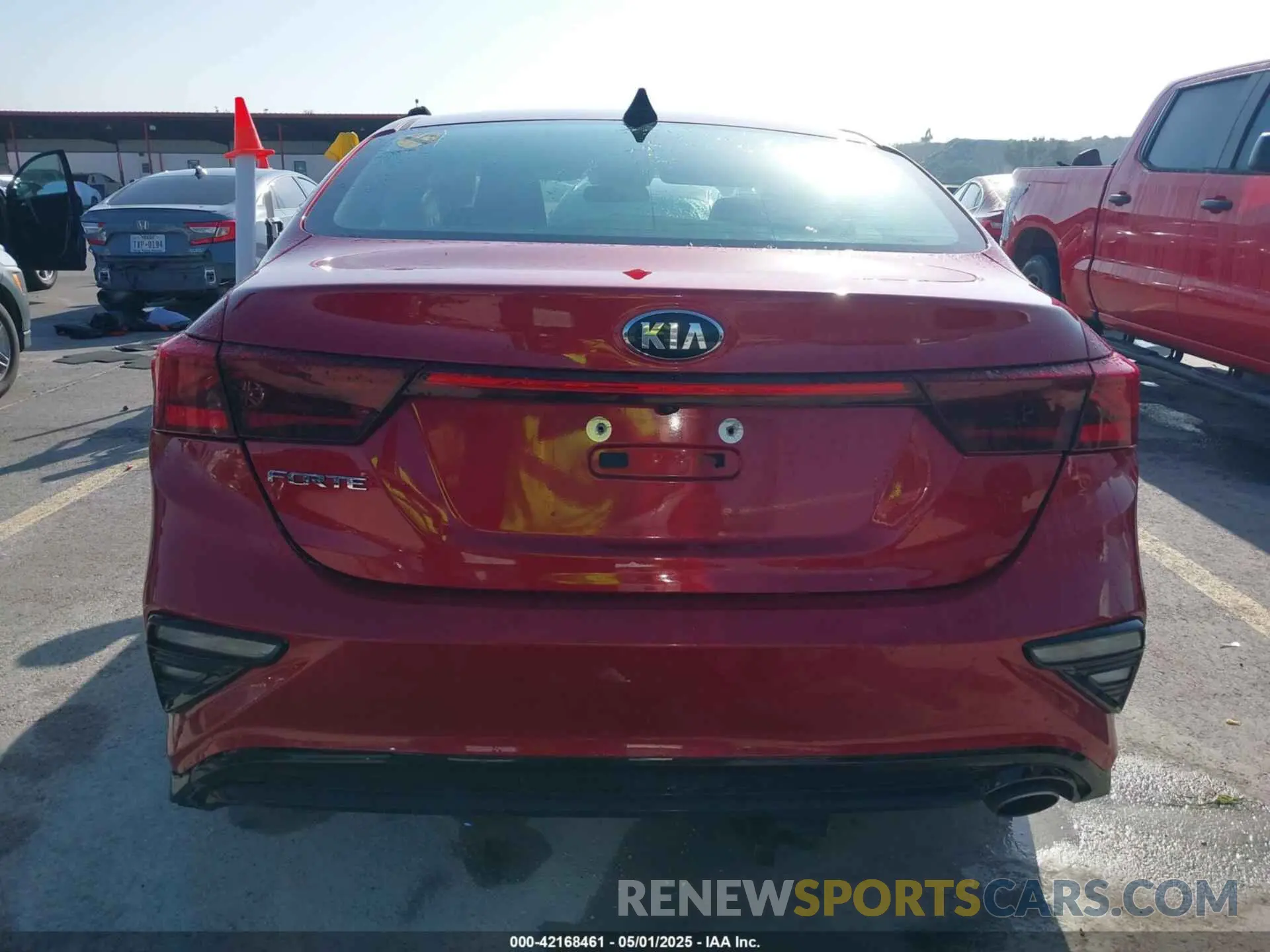 16 Photograph of a damaged car 3KPF24AD8KE068313 KIA FORTE 2019