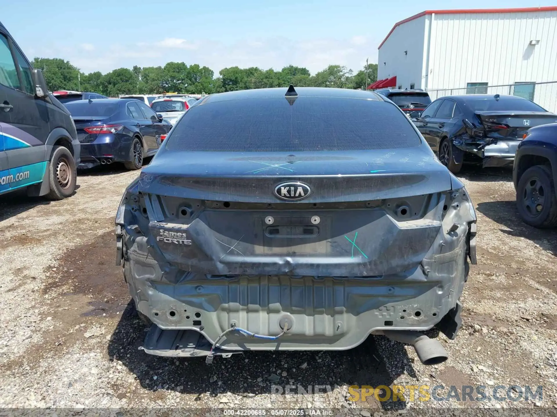 17 Photograph of a damaged car 3KPF24AD8KE069591 KIA FORTE 2019