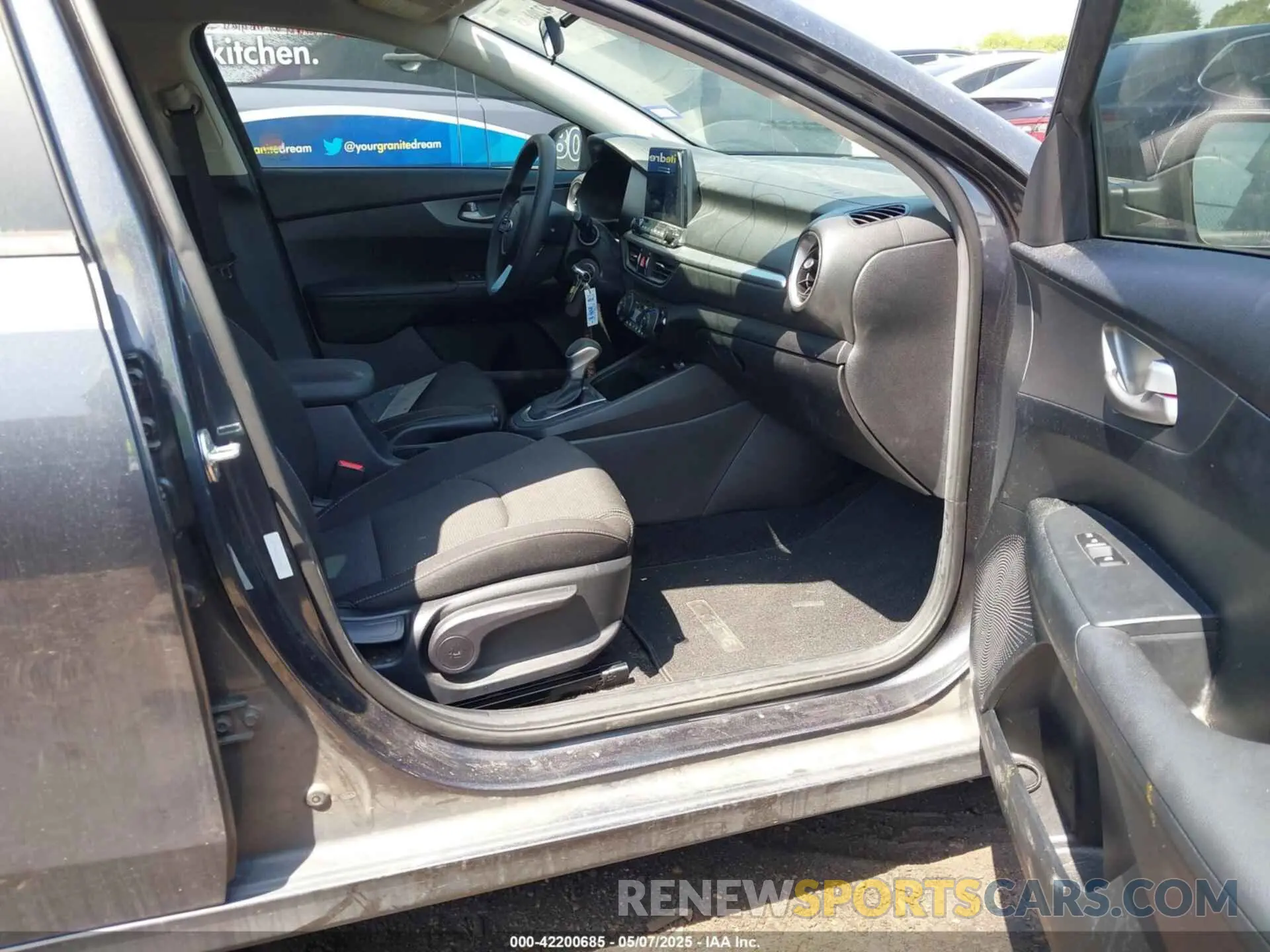5 Photograph of a damaged car 3KPF24AD8KE069591 KIA FORTE 2019