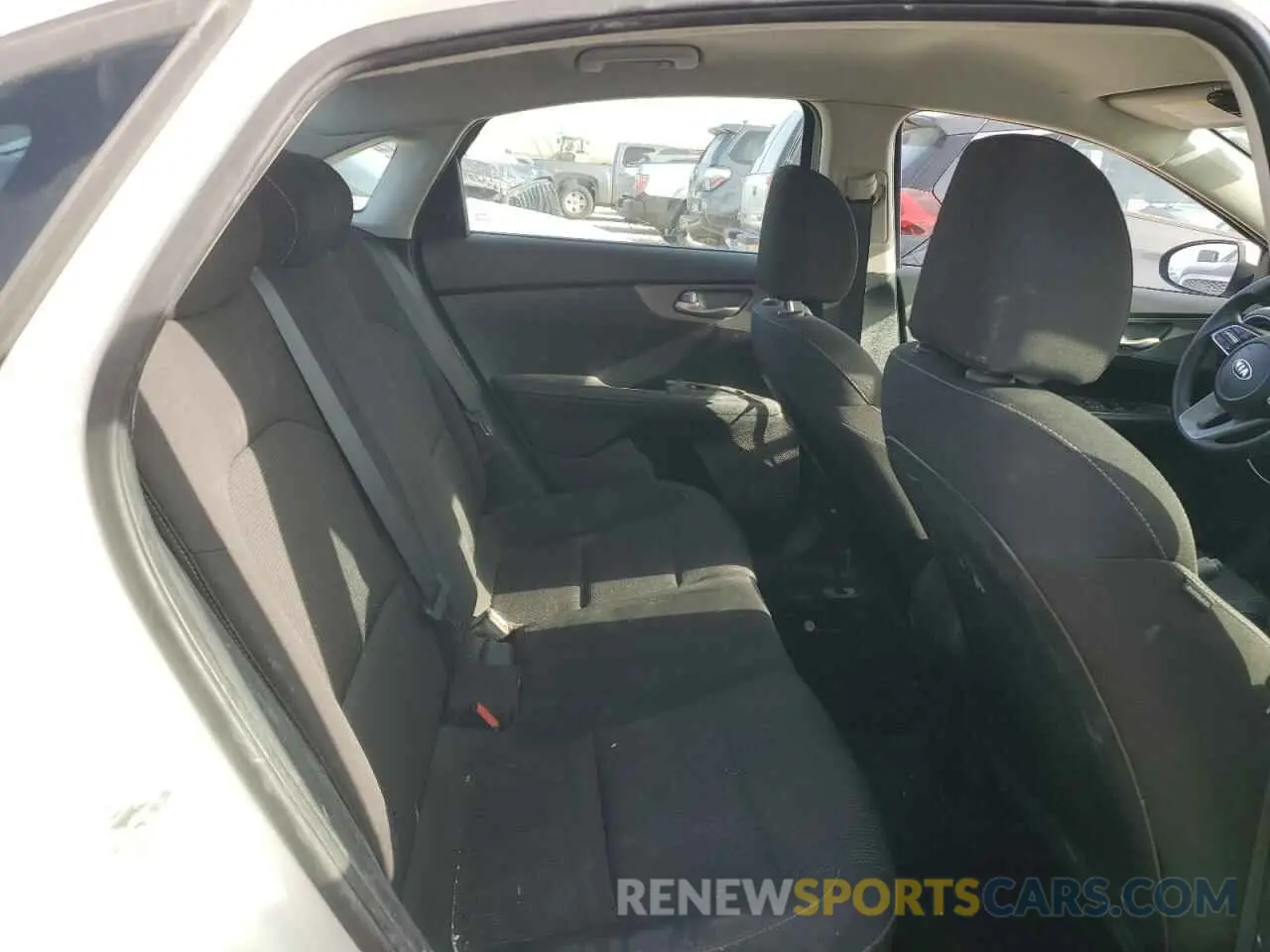 10 Photograph of a damaged car 3KPF24AD8KE076038 KIA FORTE 2019