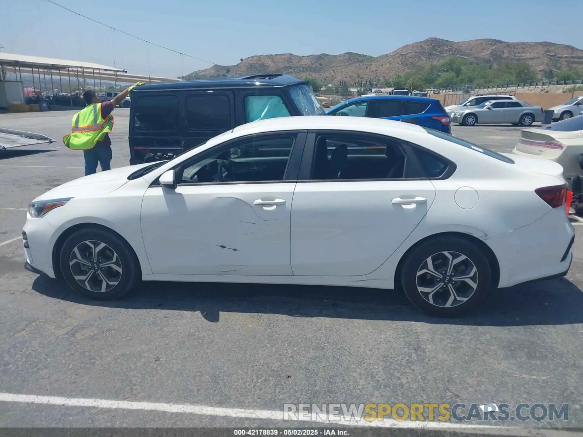 13 Photograph of a damaged car 3KPF24AD8KE083510 KIA FORTE 2019