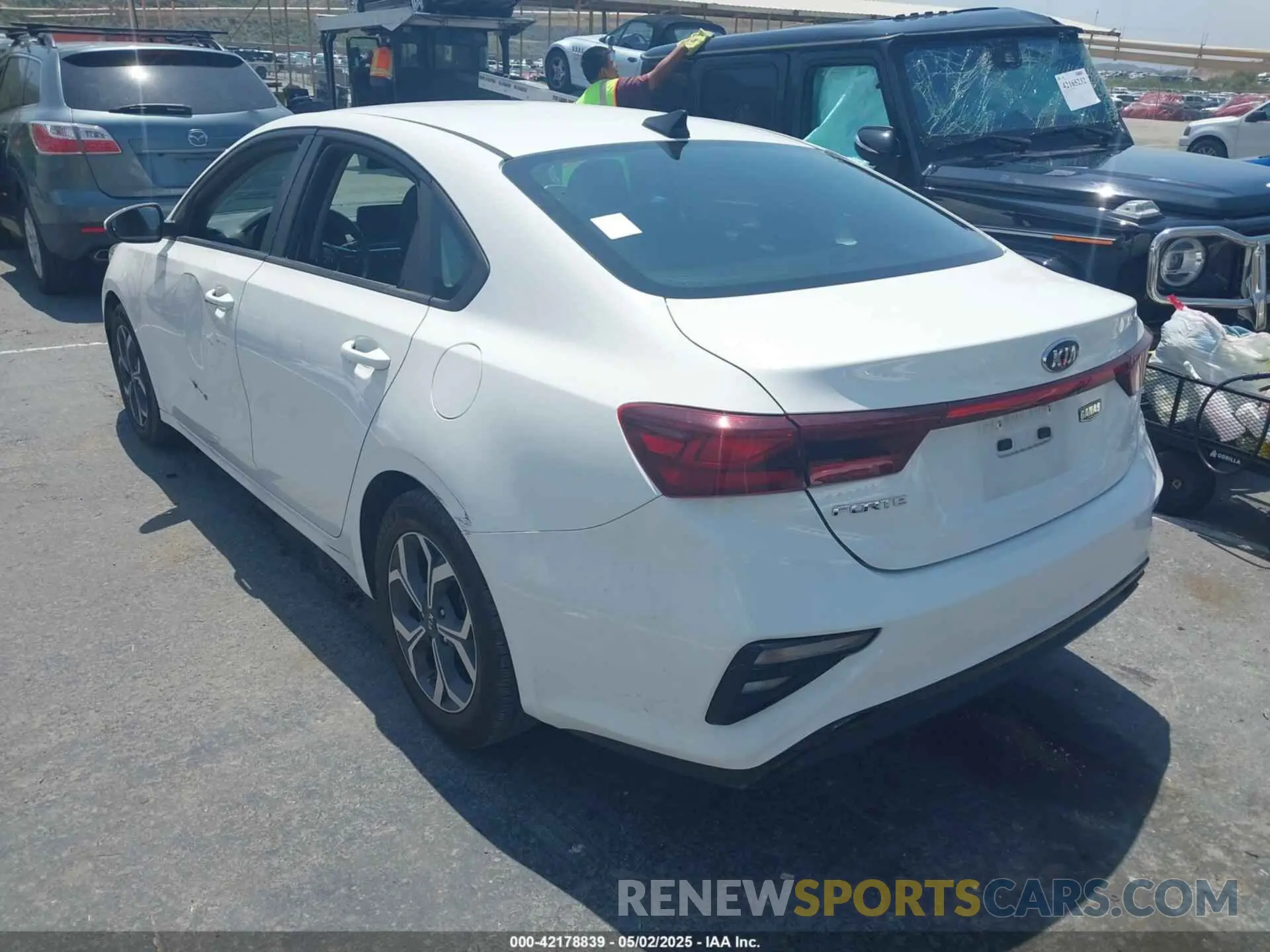 3 Photograph of a damaged car 3KPF24AD8KE083510 KIA FORTE 2019