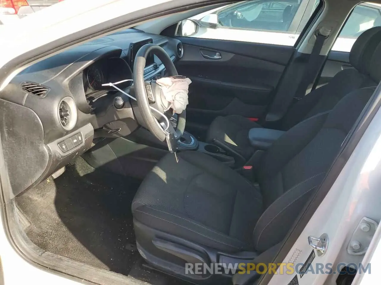 7 Photograph of a damaged car 3KPF24AD8KE114643 KIA FORTE 2019