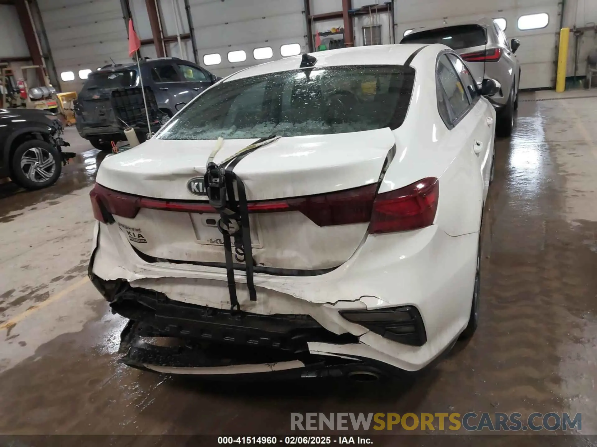 16 Photograph of a damaged car 3KPF24AD8KE121155 KIA FORTE 2019