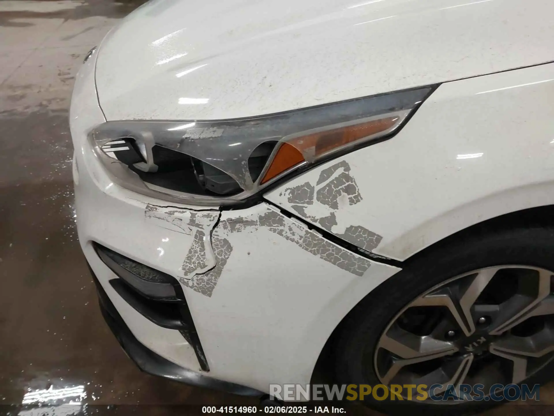 17 Photograph of a damaged car 3KPF24AD8KE121155 KIA FORTE 2019