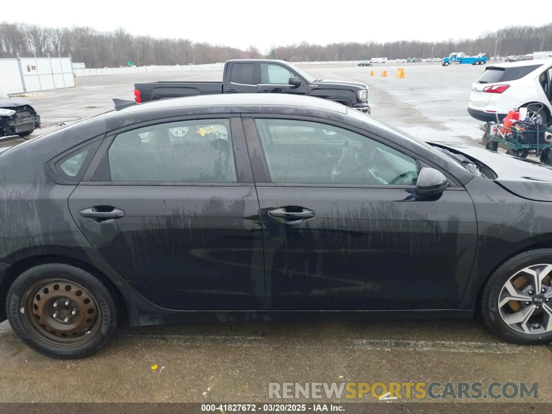 14 Photograph of a damaged car 3KPF24AD8KE130650 KIA FORTE 2019