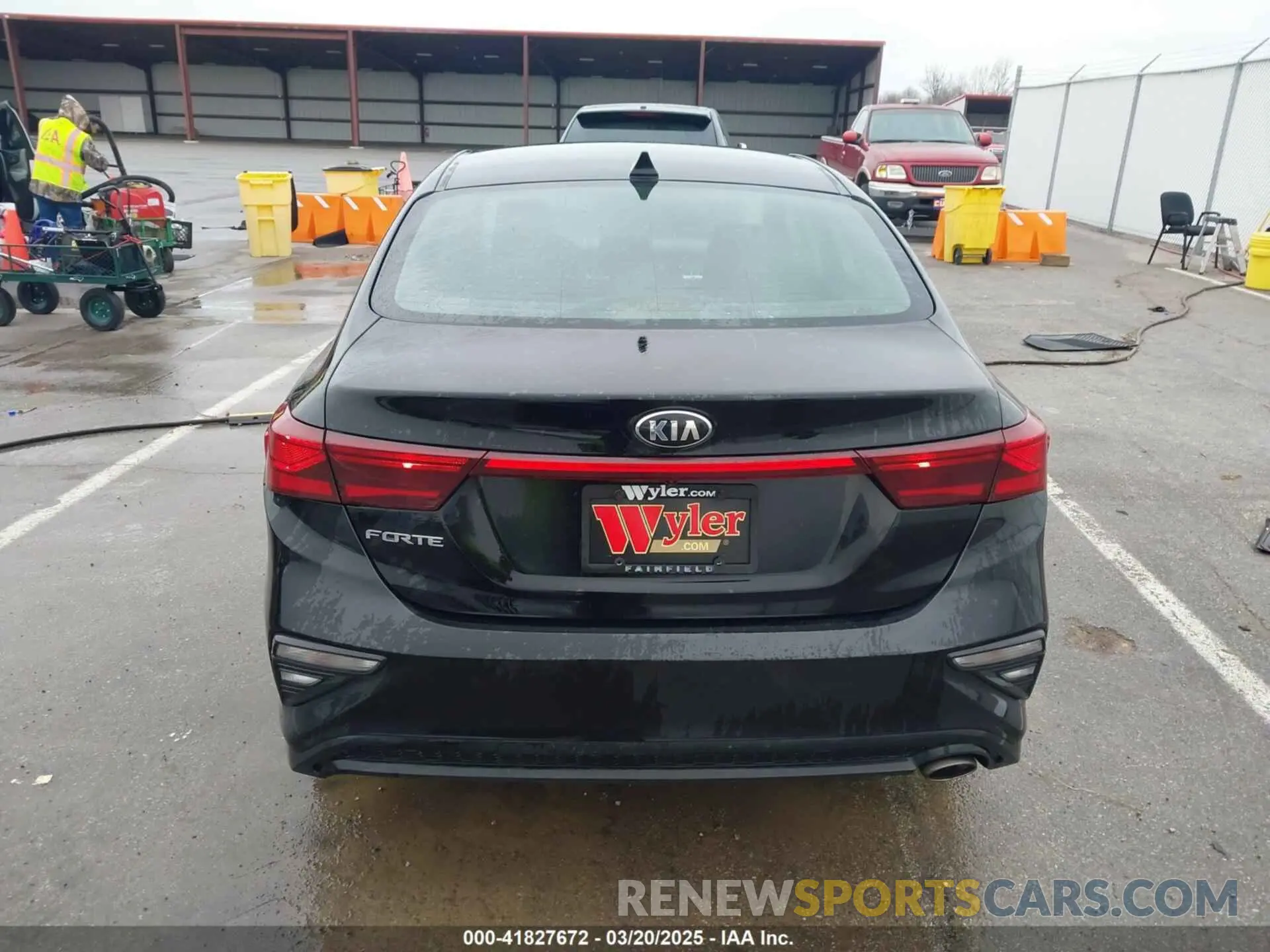 17 Photograph of a damaged car 3KPF24AD8KE130650 KIA FORTE 2019