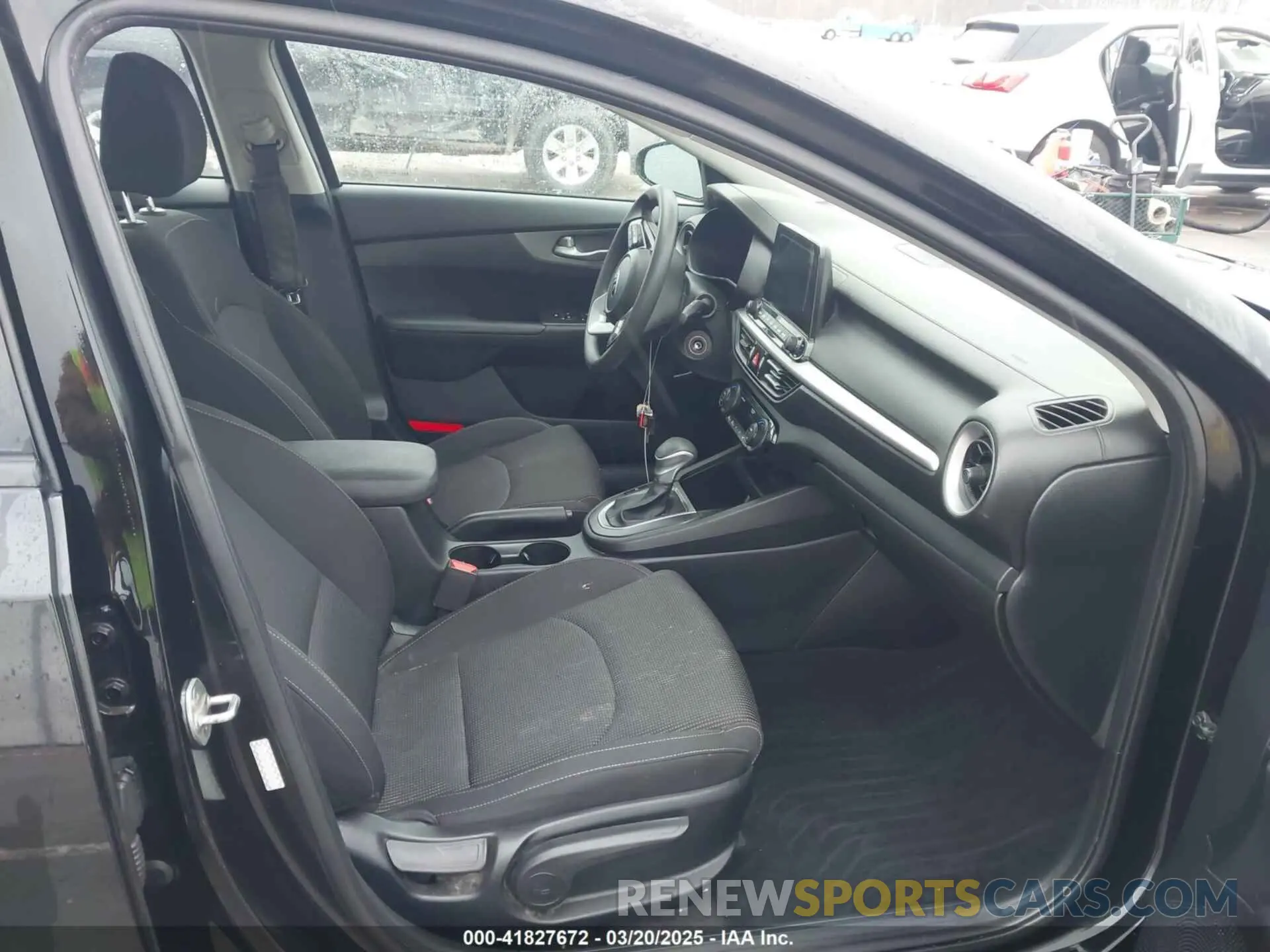 5 Photograph of a damaged car 3KPF24AD8KE130650 KIA FORTE 2019