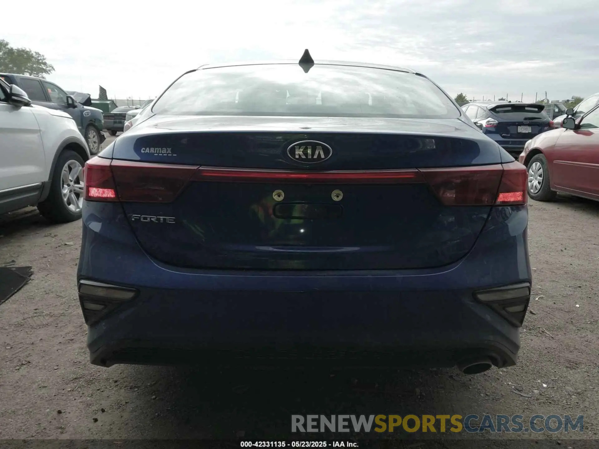 17 Photograph of a damaged car 3KPF24AD8KE132186 KIA FORTE 2019