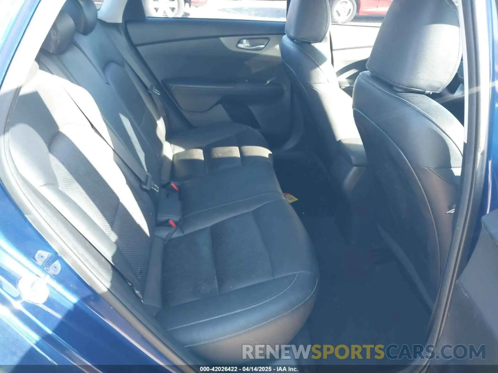 8 Photograph of a damaged car 3KPF24AD9KE010744 KIA FORTE 2019