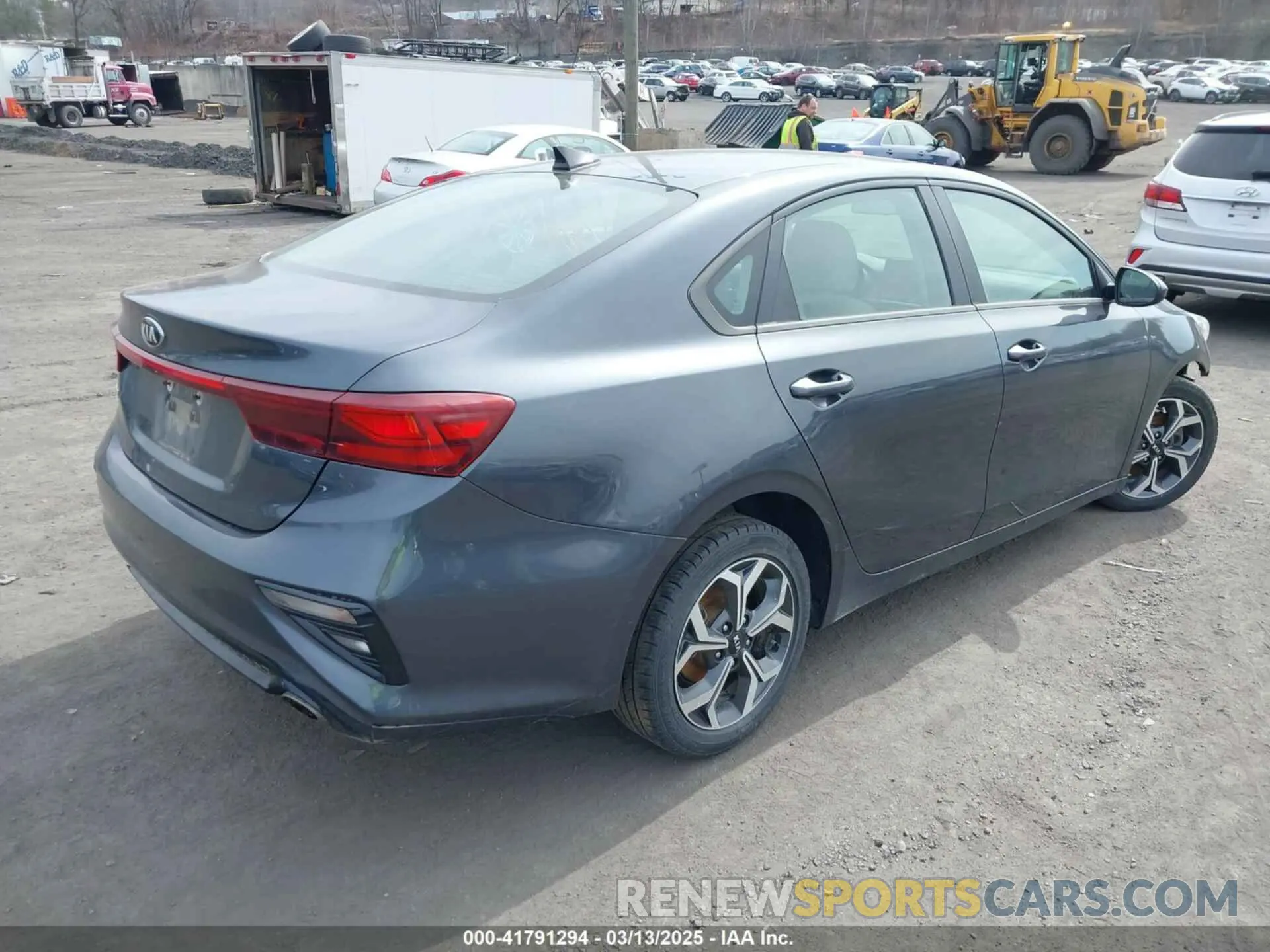 4 Photograph of a damaged car 3KPF24AD9KE033831 KIA FORTE 2019