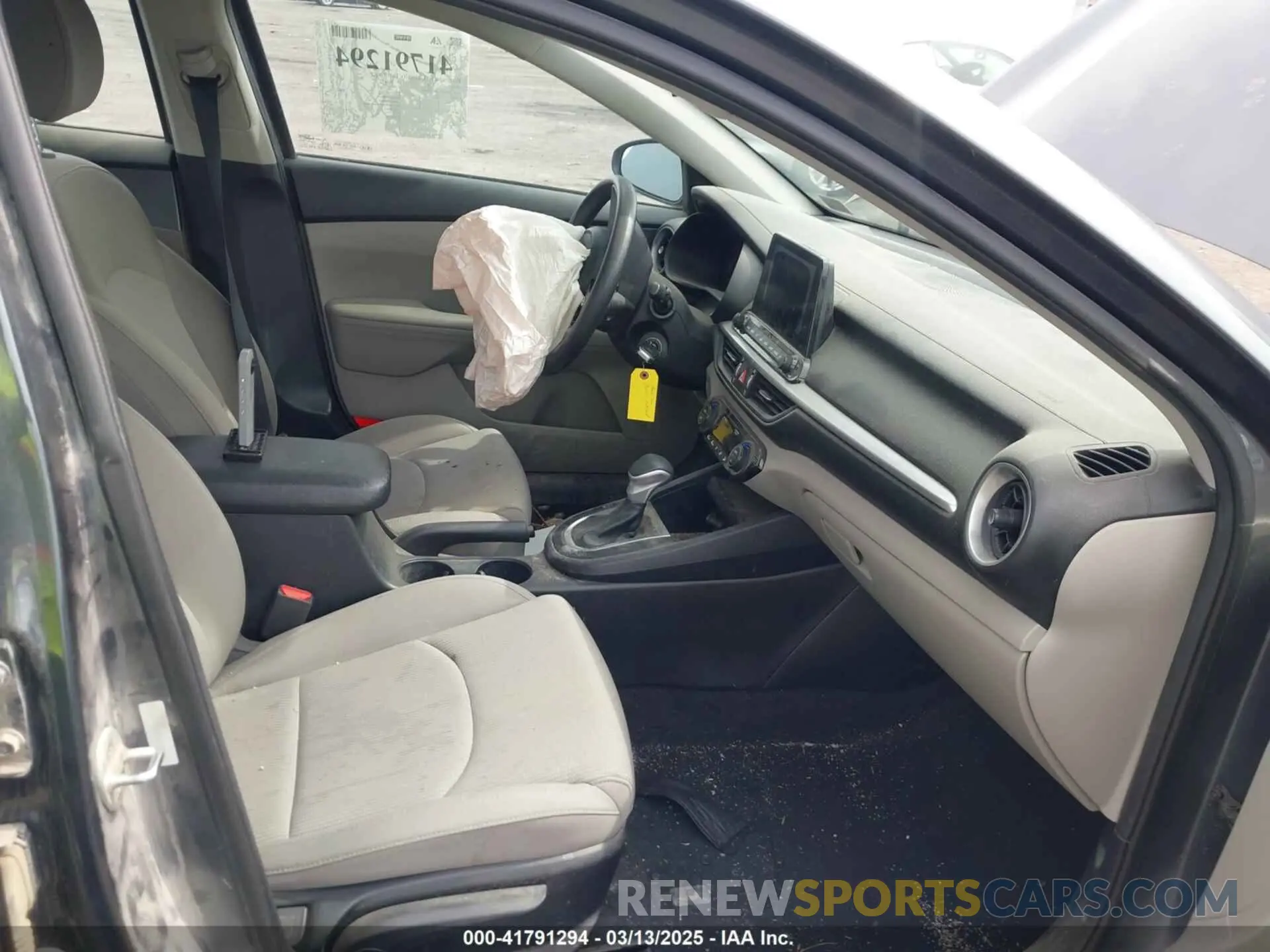 5 Photograph of a damaged car 3KPF24AD9KE033831 KIA FORTE 2019
