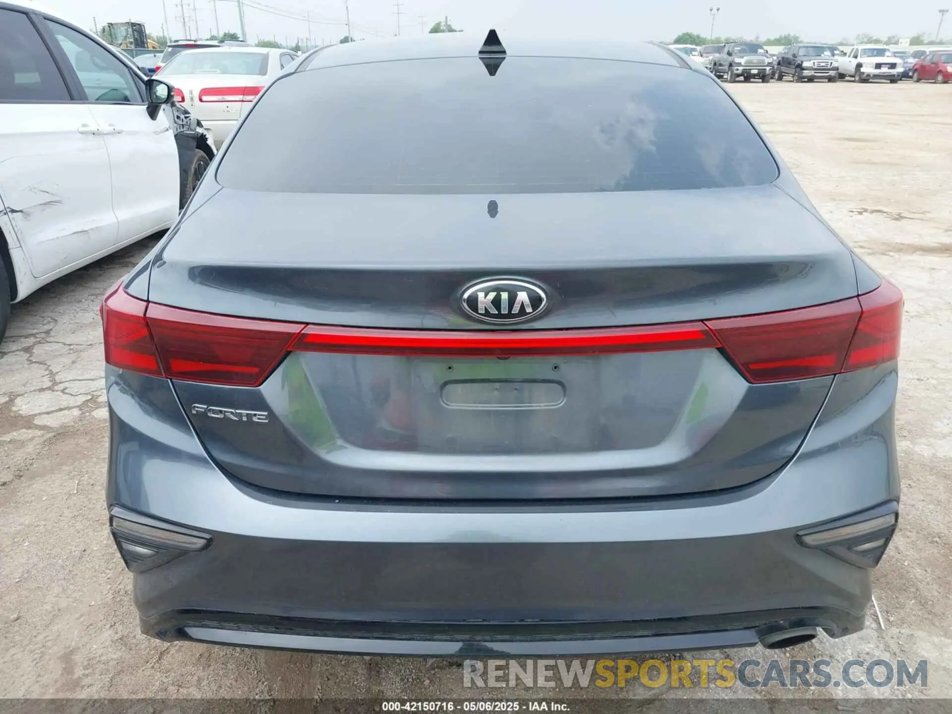 16 Photograph of a damaged car 3KPF24AD9KE036213 KIA FORTE 2019