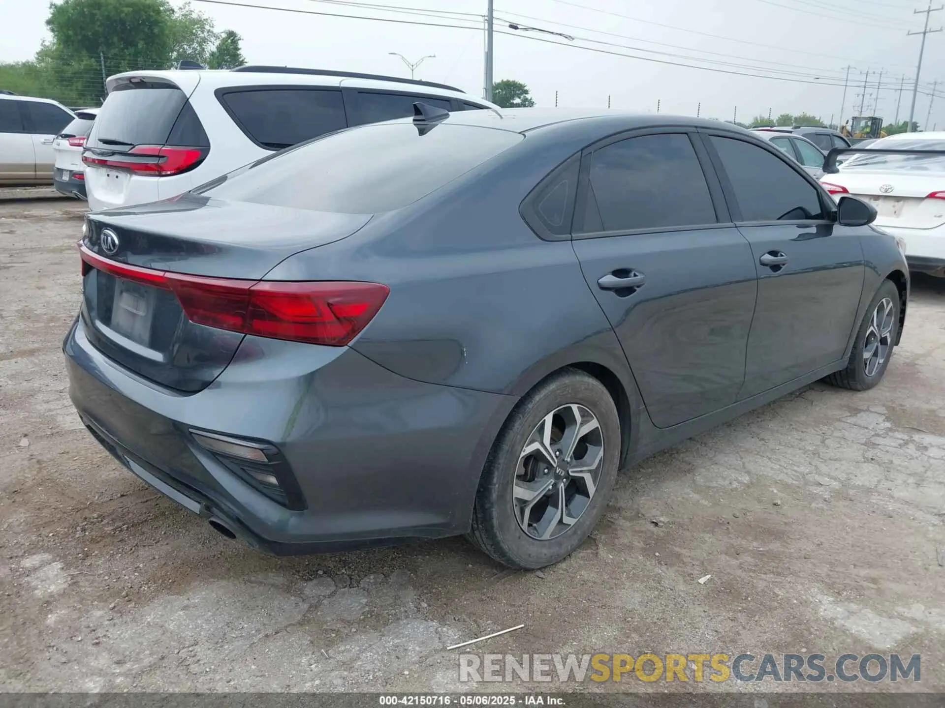 4 Photograph of a damaged car 3KPF24AD9KE036213 KIA FORTE 2019