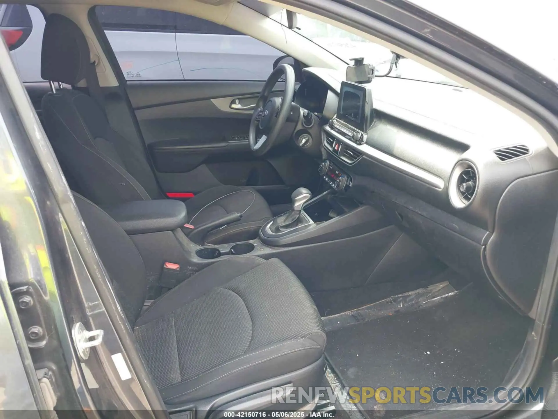 5 Photograph of a damaged car 3KPF24AD9KE036213 KIA FORTE 2019