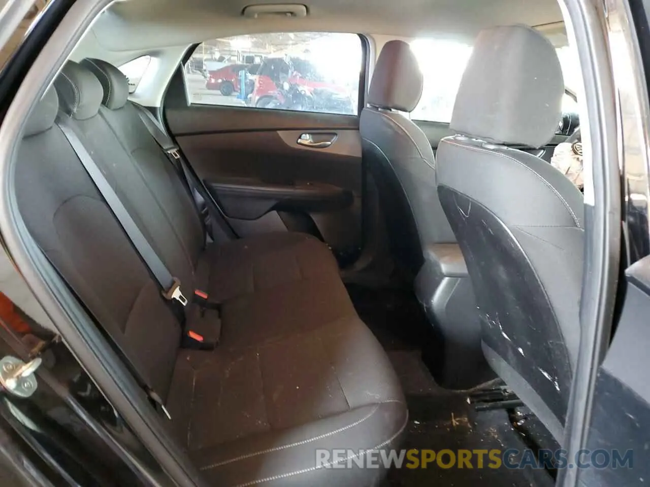 10 Photograph of a damaged car 3KPF24AD9KE039970 KIA FORTE 2019