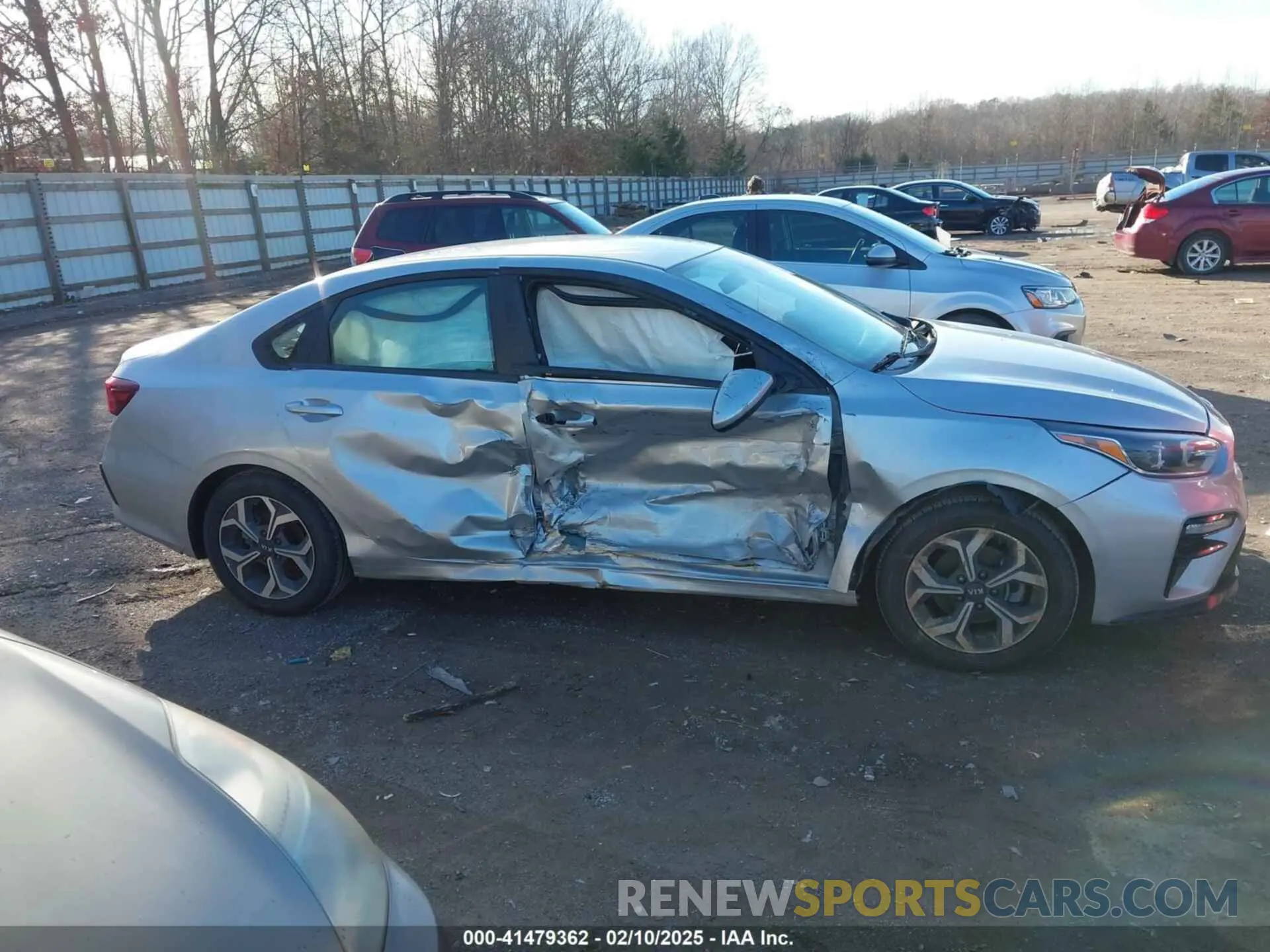 13 Photograph of a damaged car 3KPF24AD9KE040536 KIA FORTE 2019