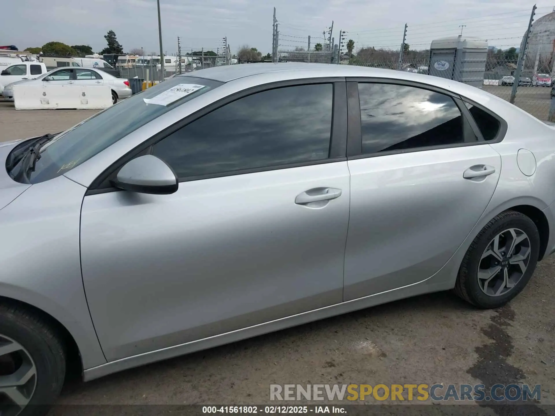 15 Photograph of a damaged car 3KPF24AD9KE042044 KIA FORTE 2019