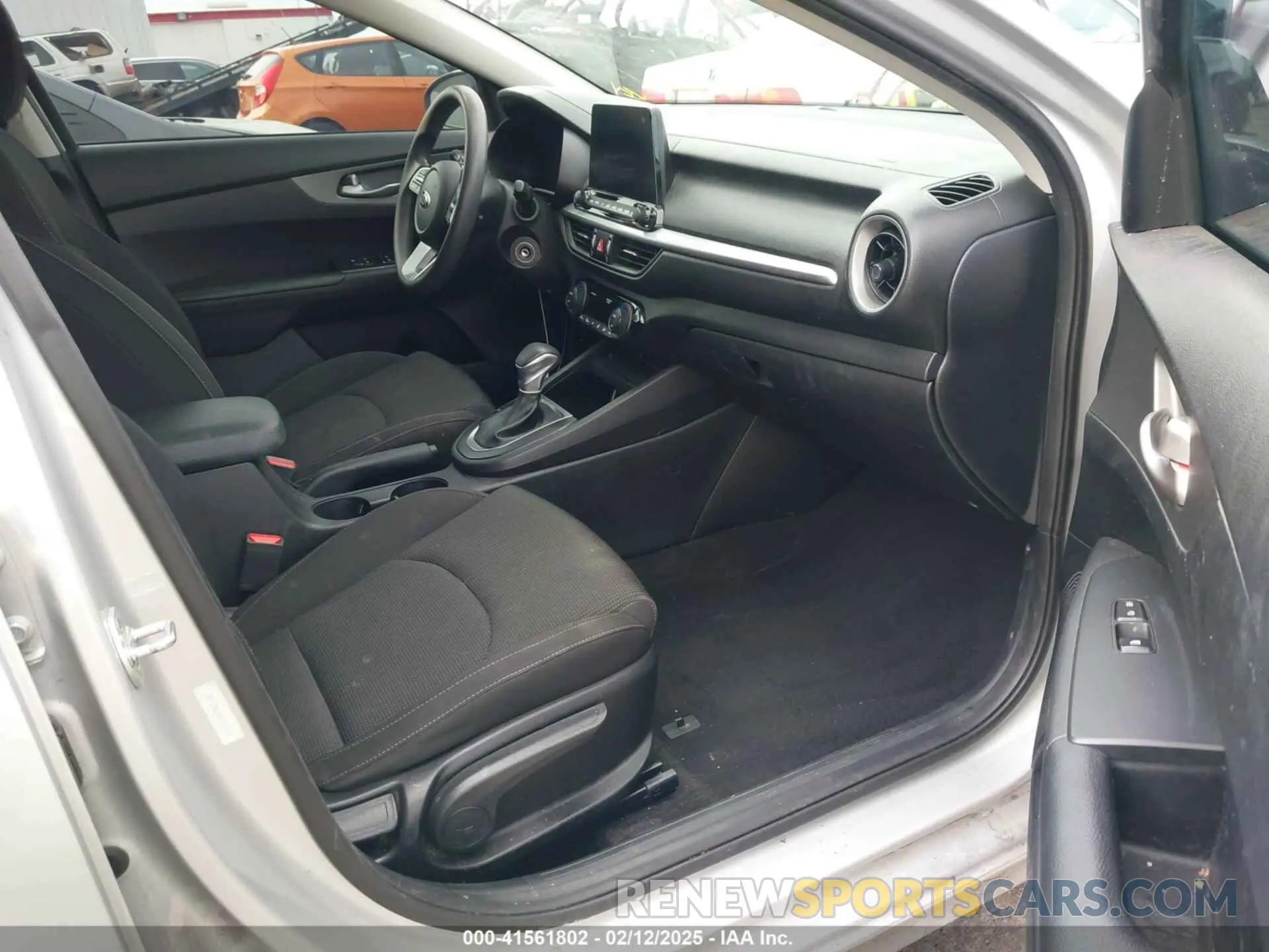 5 Photograph of a damaged car 3KPF24AD9KE042044 KIA FORTE 2019