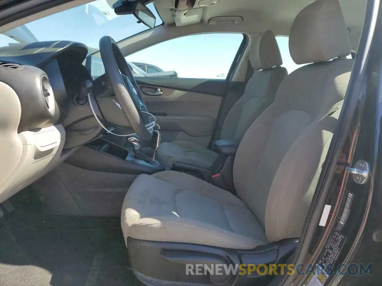 7 Photograph of a damaged car 3KPF24AD9KE046143 KIA FORTE 2019