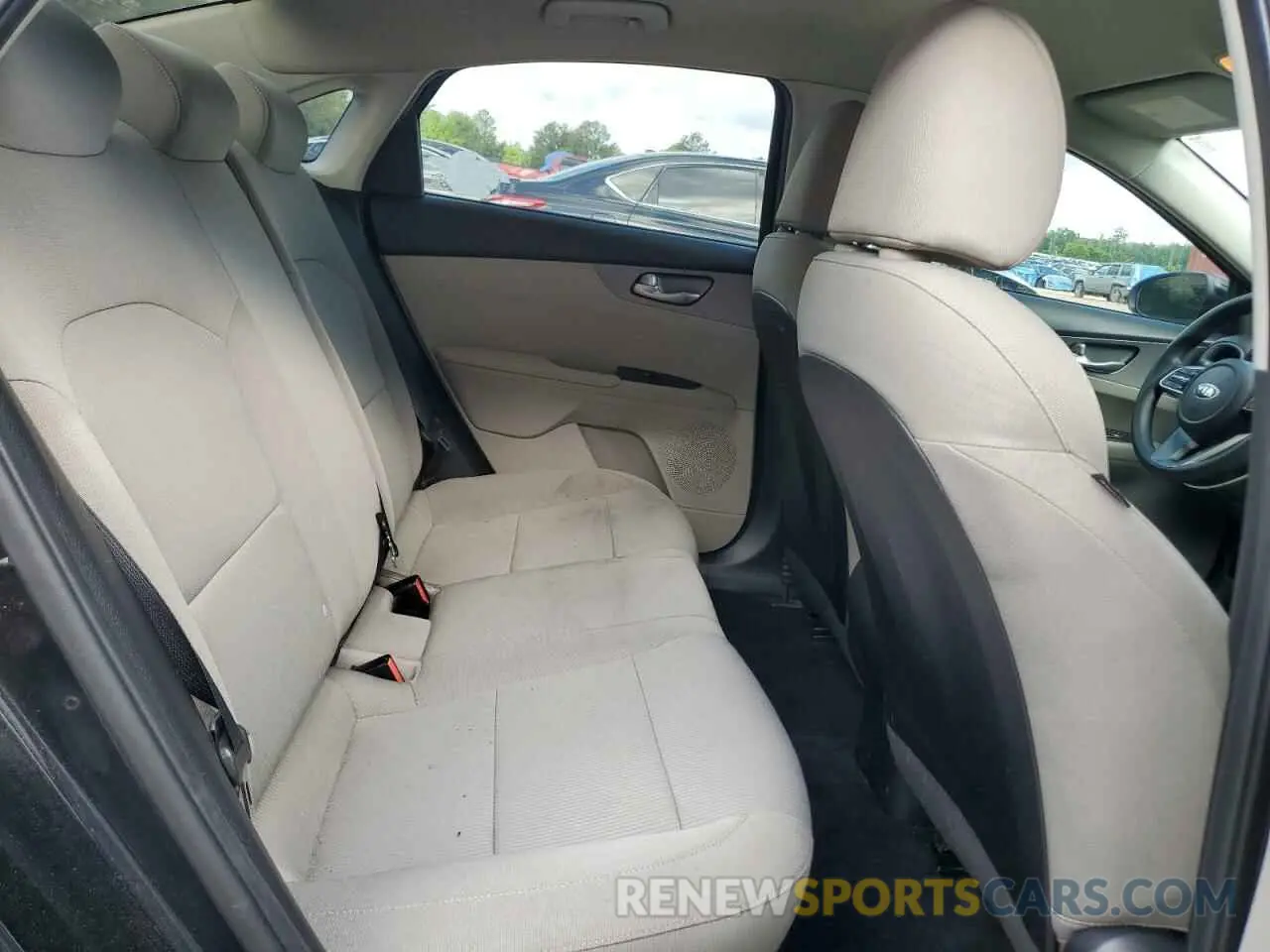 10 Photograph of a damaged car 3KPF24AD9KE058597 KIA FORTE 2019
