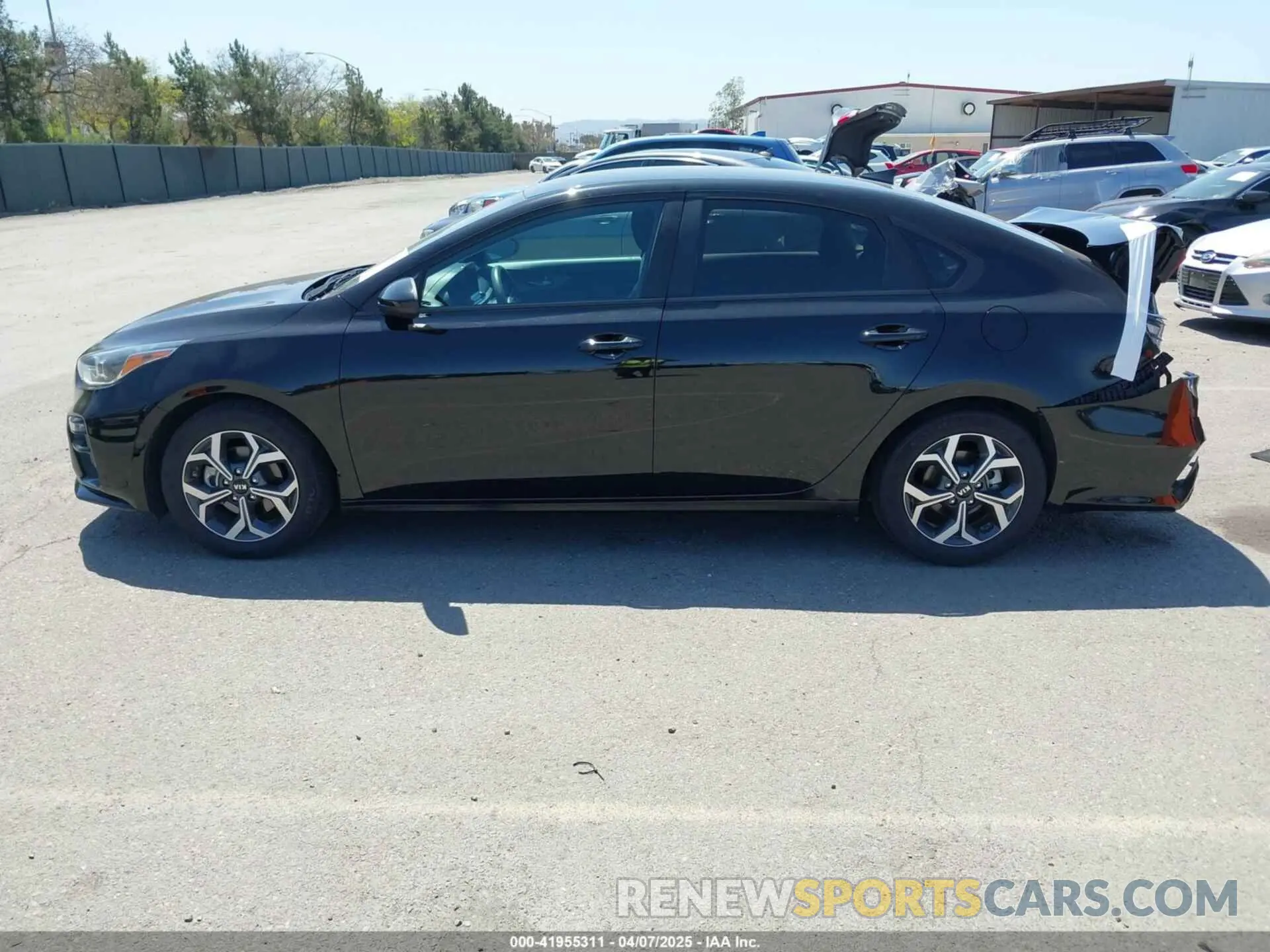 14 Photograph of a damaged car 3KPF24AD9KE070247 KIA FORTE 2019