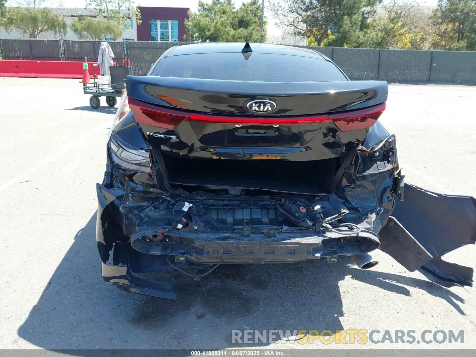 16 Photograph of a damaged car 3KPF24AD9KE070247 KIA FORTE 2019