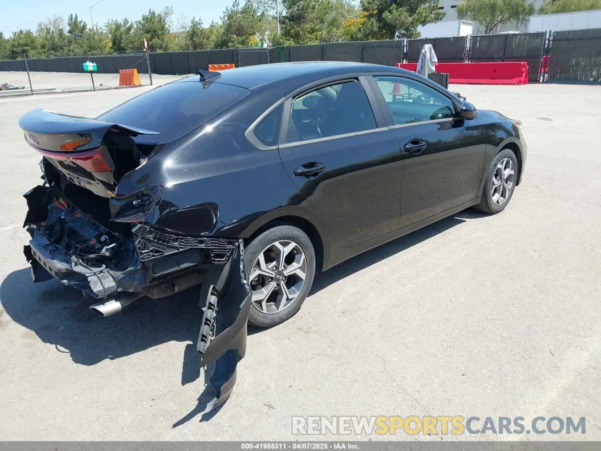 4 Photograph of a damaged car 3KPF24AD9KE070247 KIA FORTE 2019