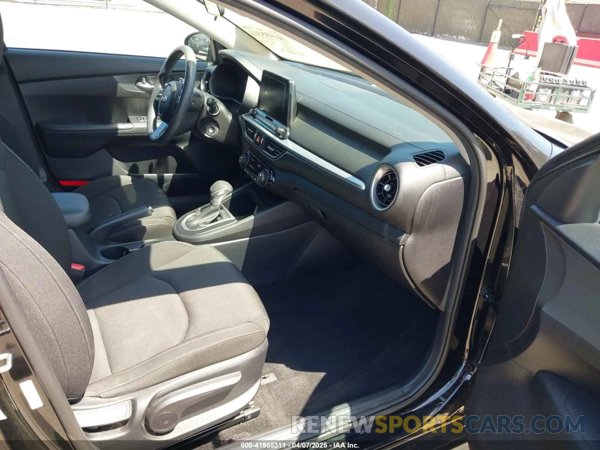 5 Photograph of a damaged car 3KPF24AD9KE070247 KIA FORTE 2019