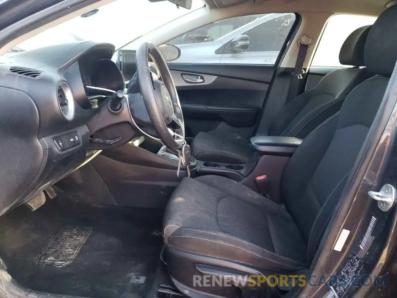 7 Photograph of a damaged car 3KPF24AD9KE071740 KIA FORTE 2019