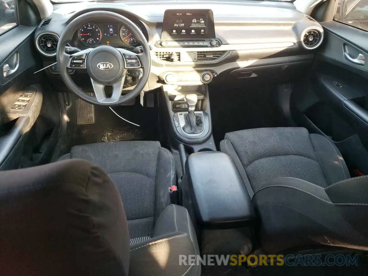 8 Photograph of a damaged car 3KPF24AD9KE071740 KIA FORTE 2019
