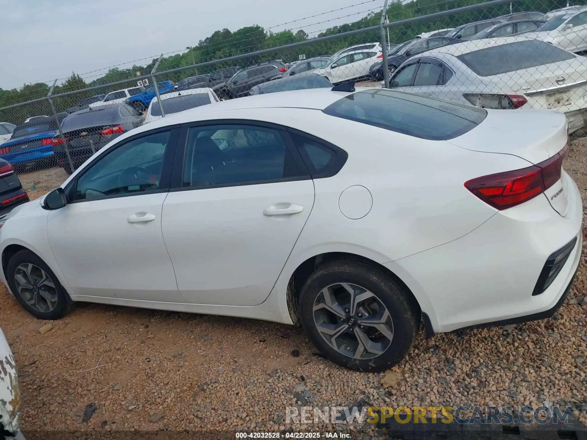 14 Photograph of a damaged car 3KPF24AD9KE077229 KIA FORTE 2019