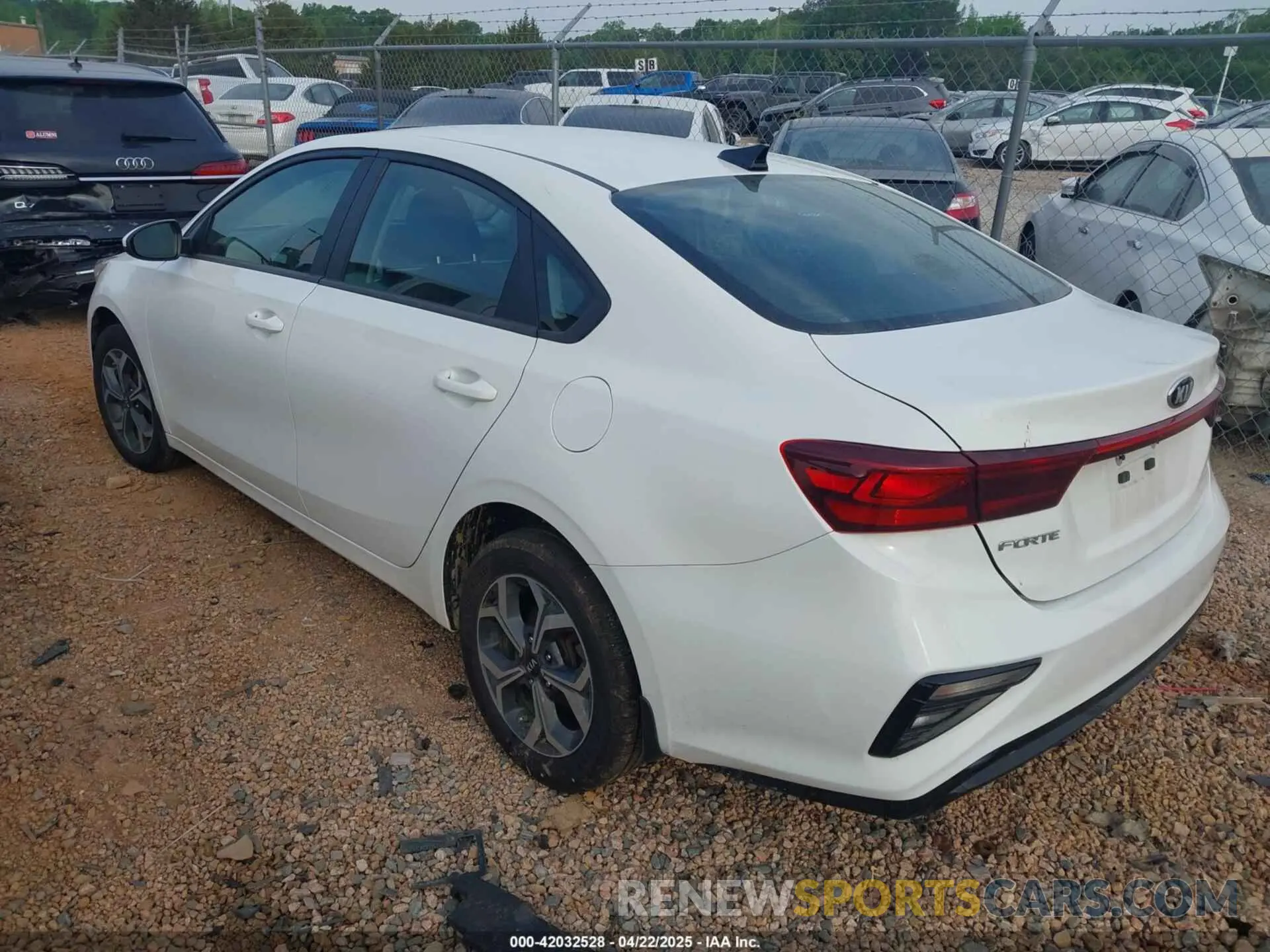 3 Photograph of a damaged car 3KPF24AD9KE077229 KIA FORTE 2019