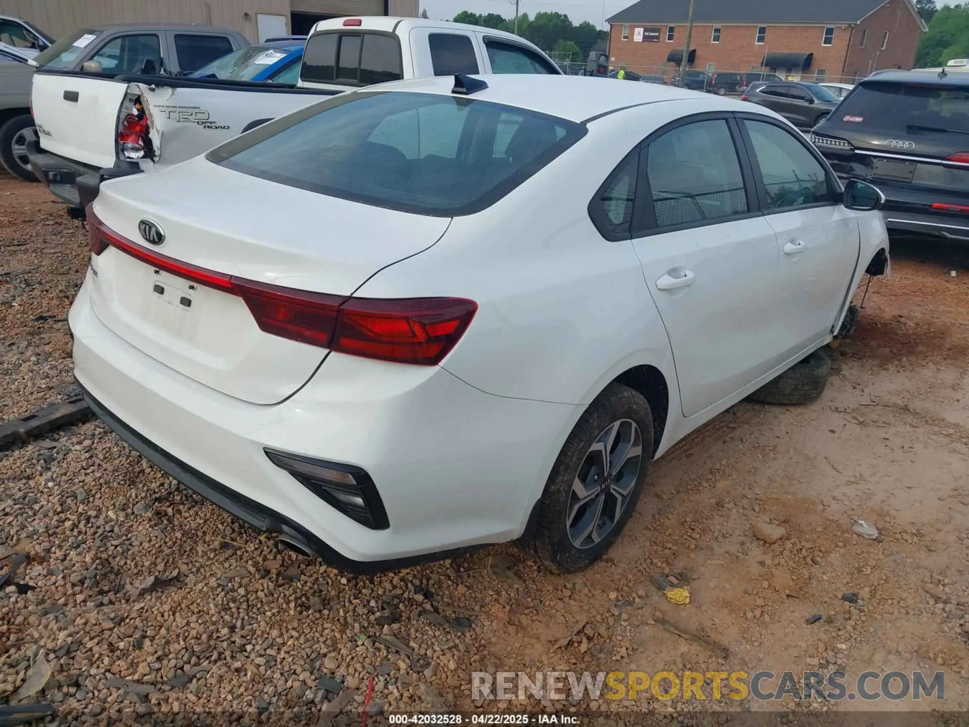 4 Photograph of a damaged car 3KPF24AD9KE077229 KIA FORTE 2019