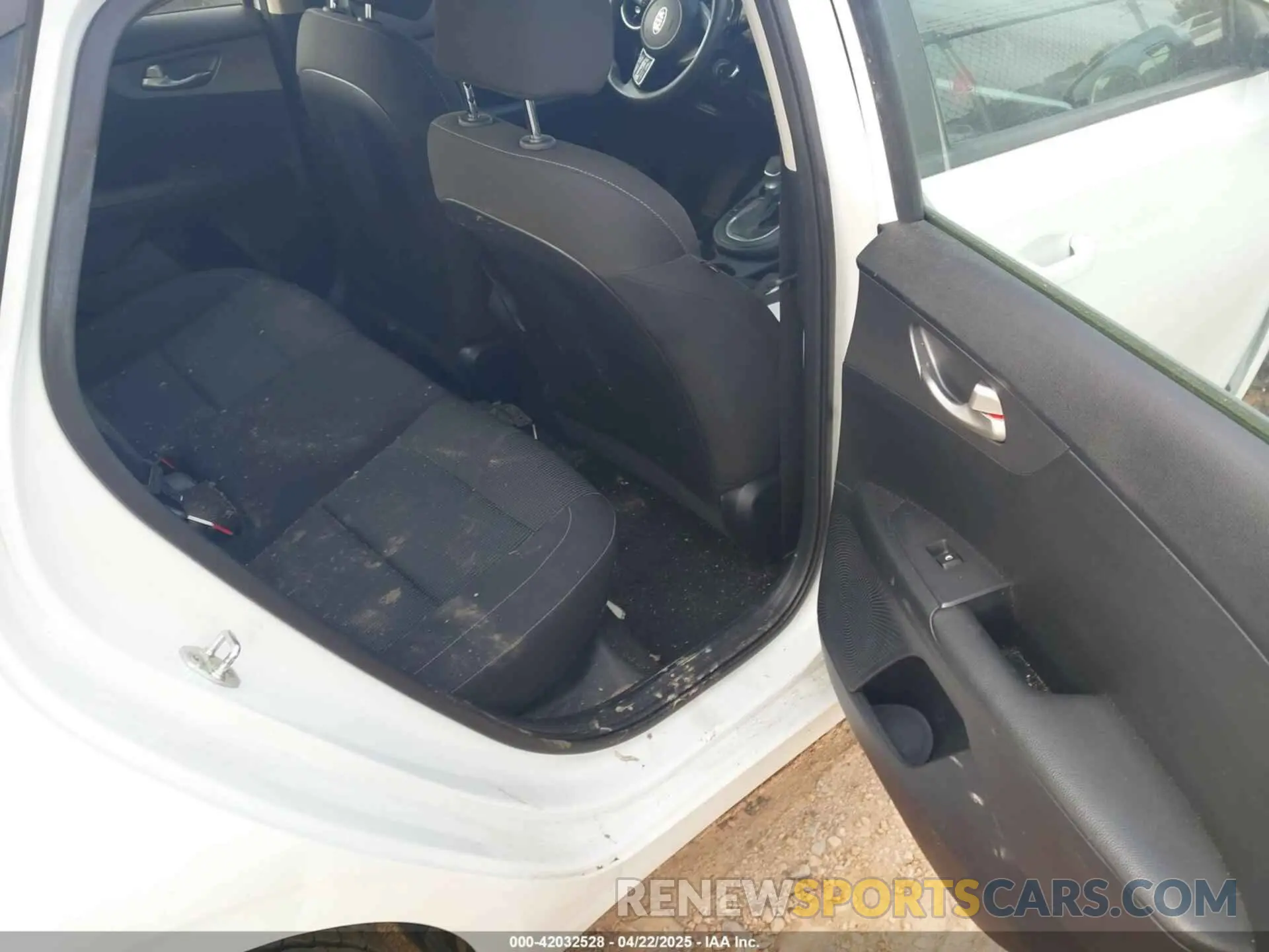 8 Photograph of a damaged car 3KPF24AD9KE077229 KIA FORTE 2019