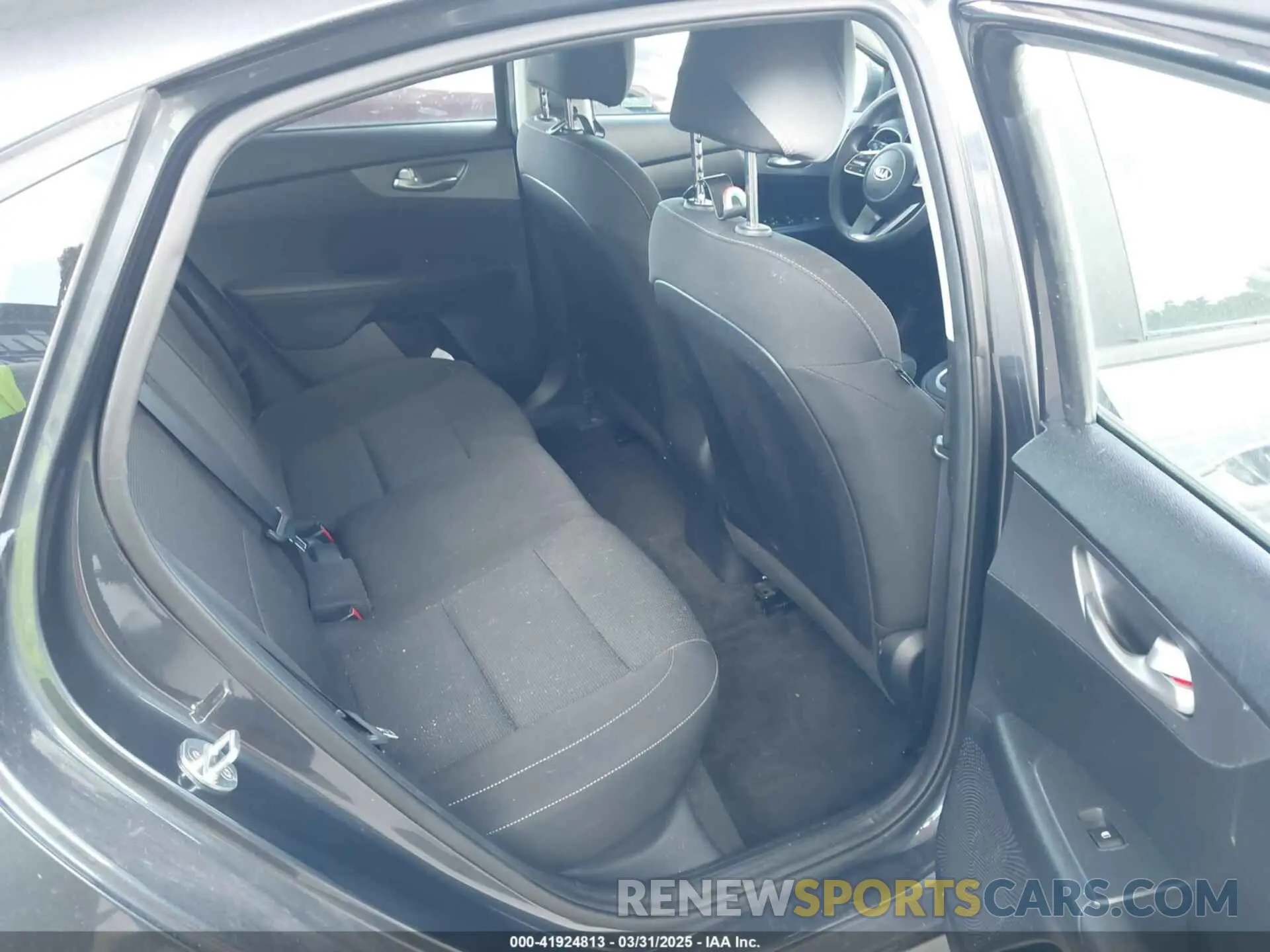 8 Photograph of a damaged car 3KPF24AD9KE097741 KIA FORTE 2019