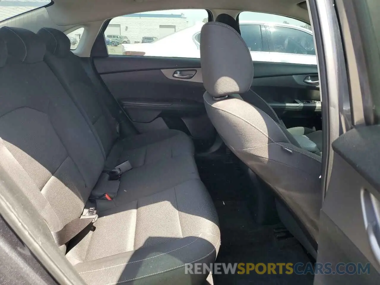10 Photograph of a damaged car 3KPF24AD9KE109774 KIA FORTE 2019