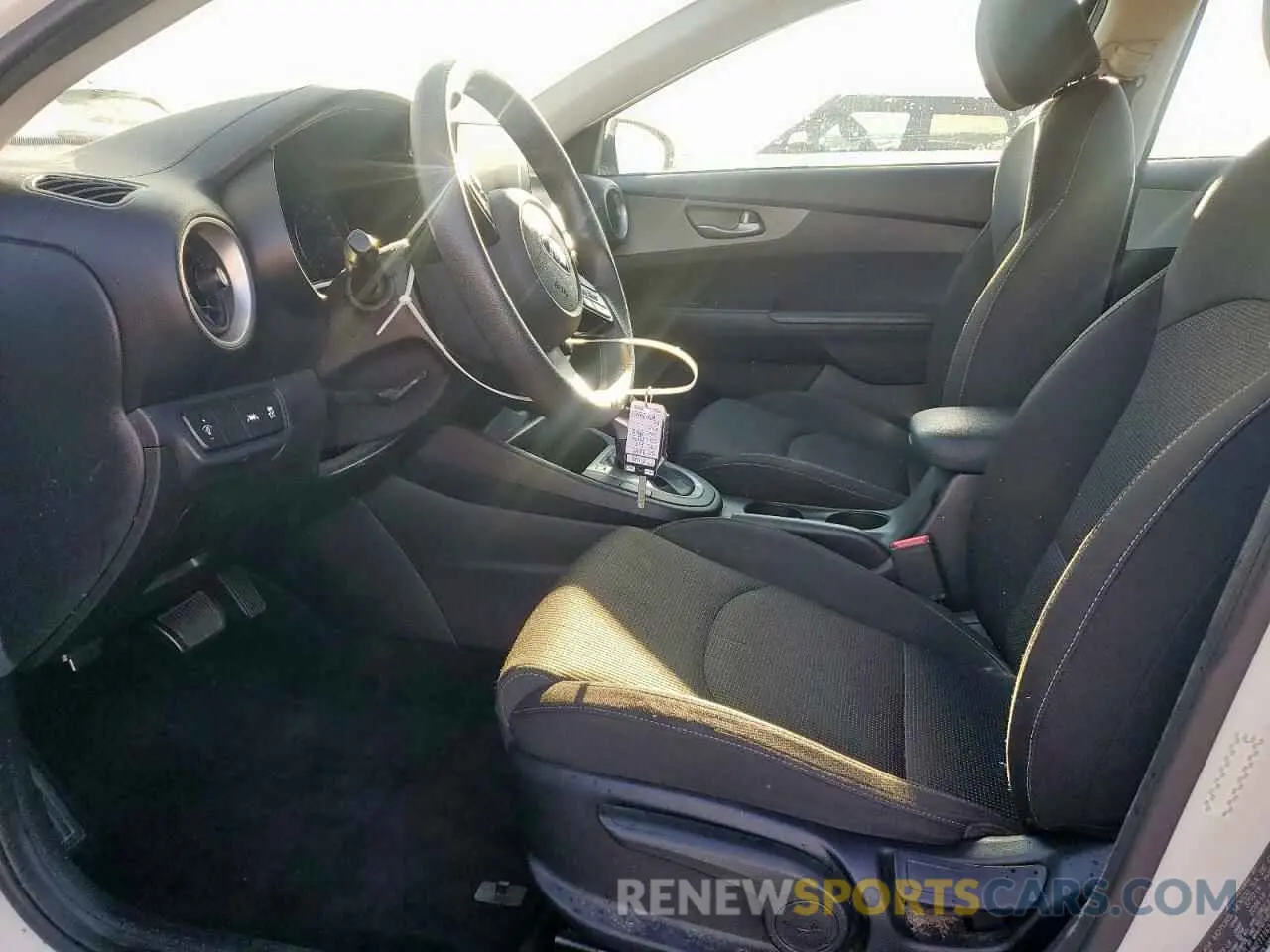7 Photograph of a damaged car 3KPF24AD9KE111637 KIA FORTE 2019