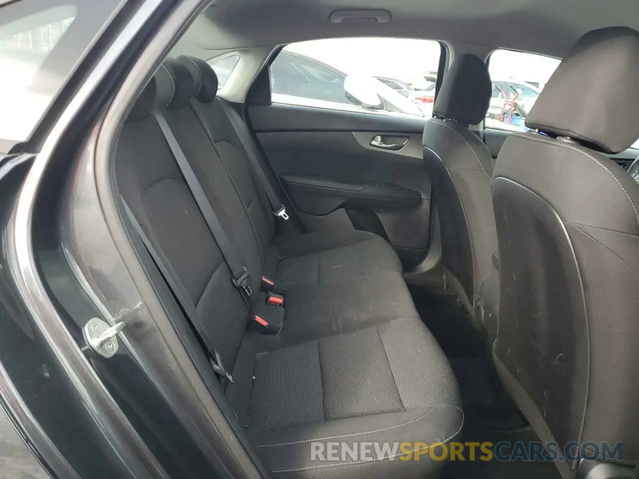 10 Photograph of a damaged car 3KPF24AD9KE131256 KIA FORTE 2019