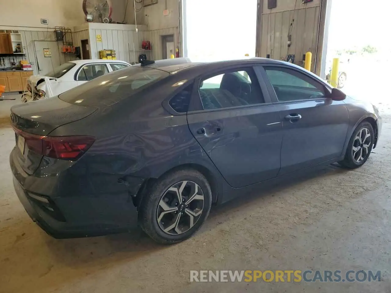 3 Photograph of a damaged car 3KPF24AD9KE133833 KIA FORTE 2019