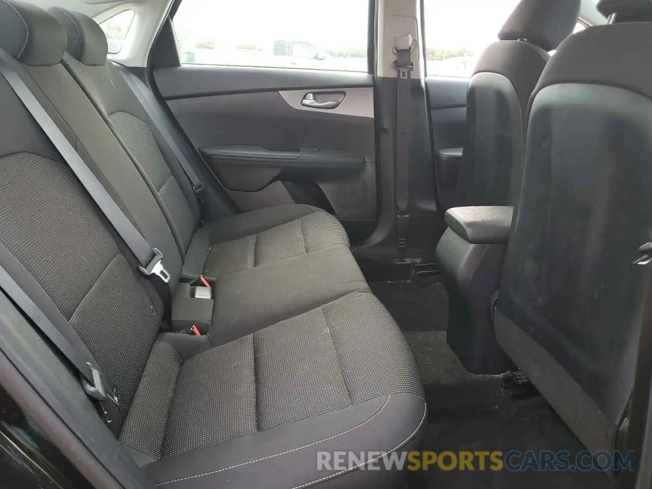 10 Photograph of a damaged car 3KPF24ADXKE011076 KIA FORTE 2019