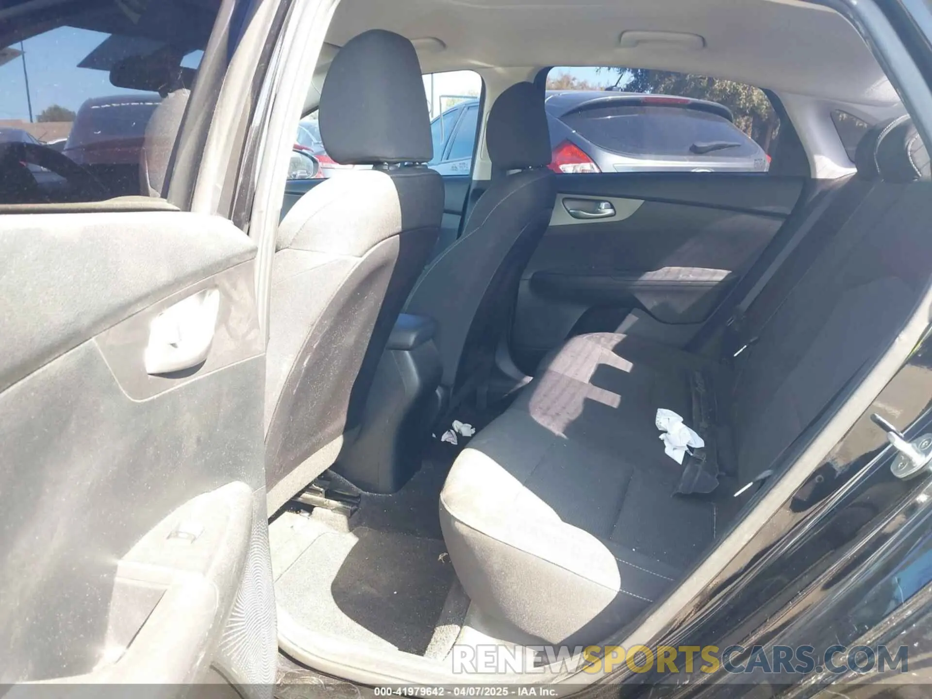 8 Photograph of a damaged car 3KPF24ADXKE016732 KIA FORTE 2019