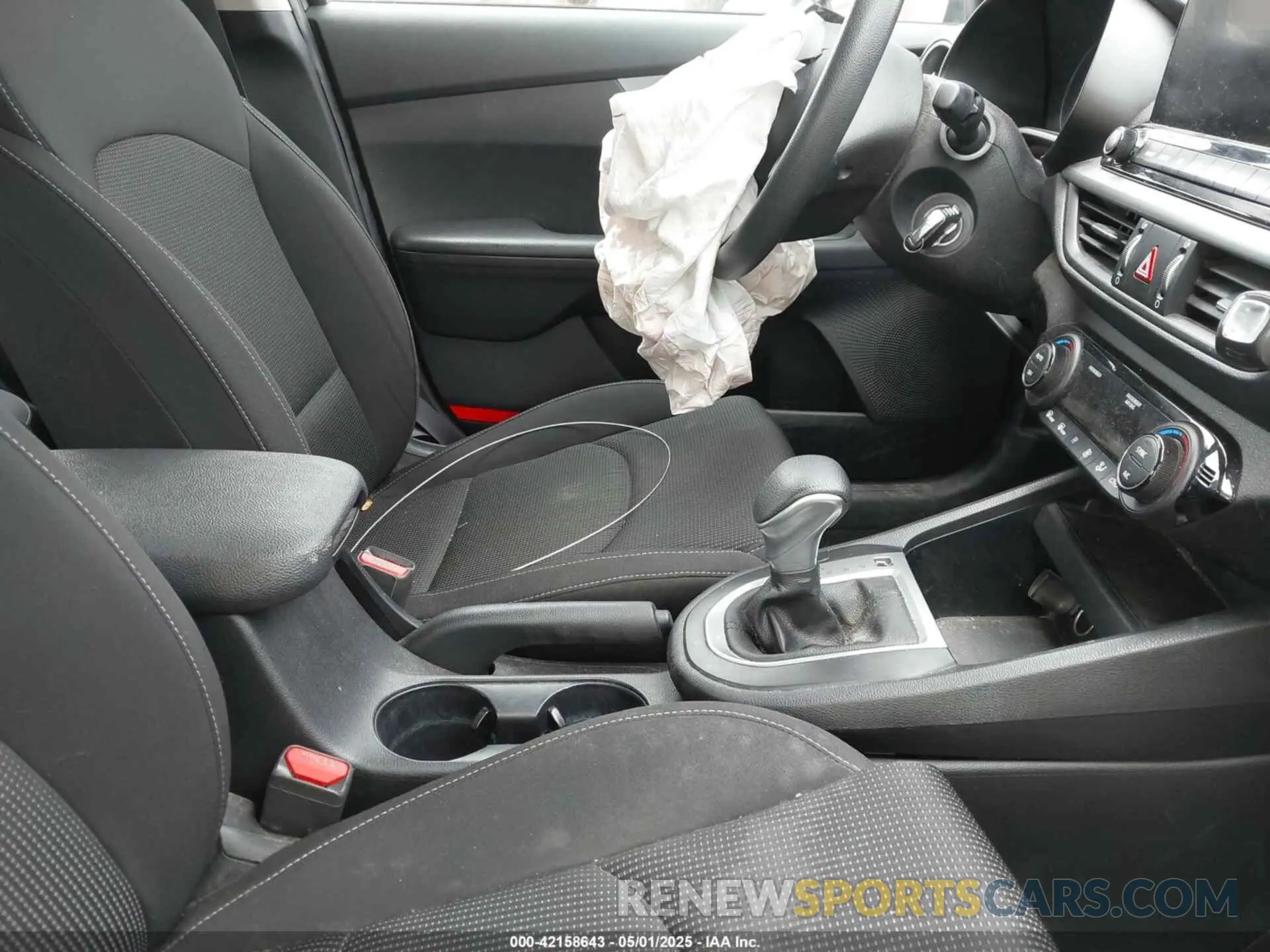 5 Photograph of a damaged car 3KPF24ADXKE021588 KIA FORTE 2019