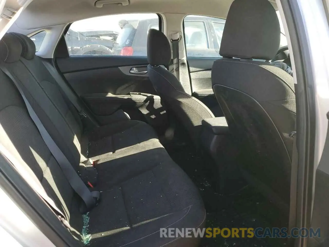 10 Photograph of a damaged car 3KPF24ADXKE040190 KIA FORTE 2019