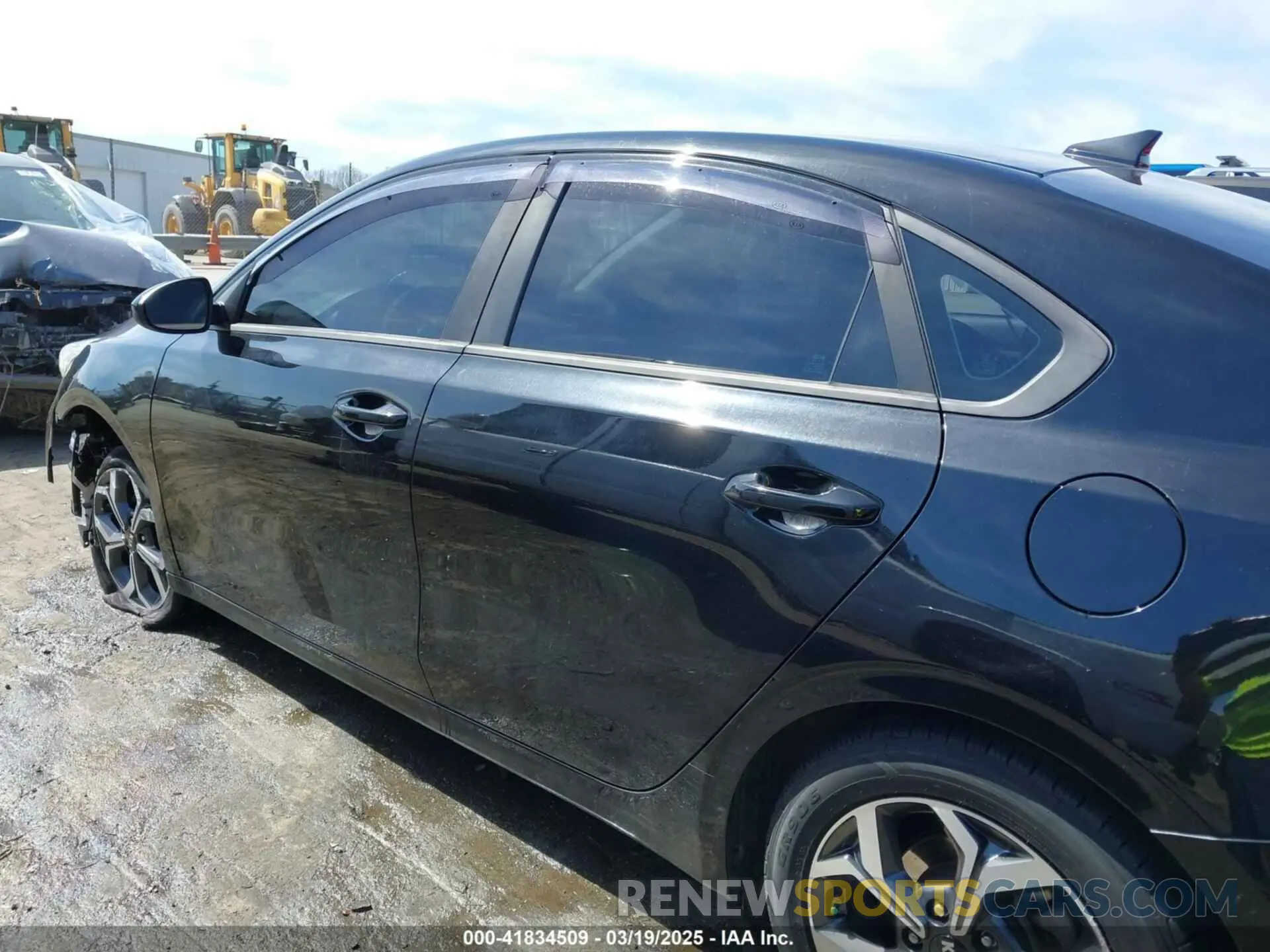 14 Photograph of a damaged car 3KPF24ADXKE067633 KIA FORTE 2019