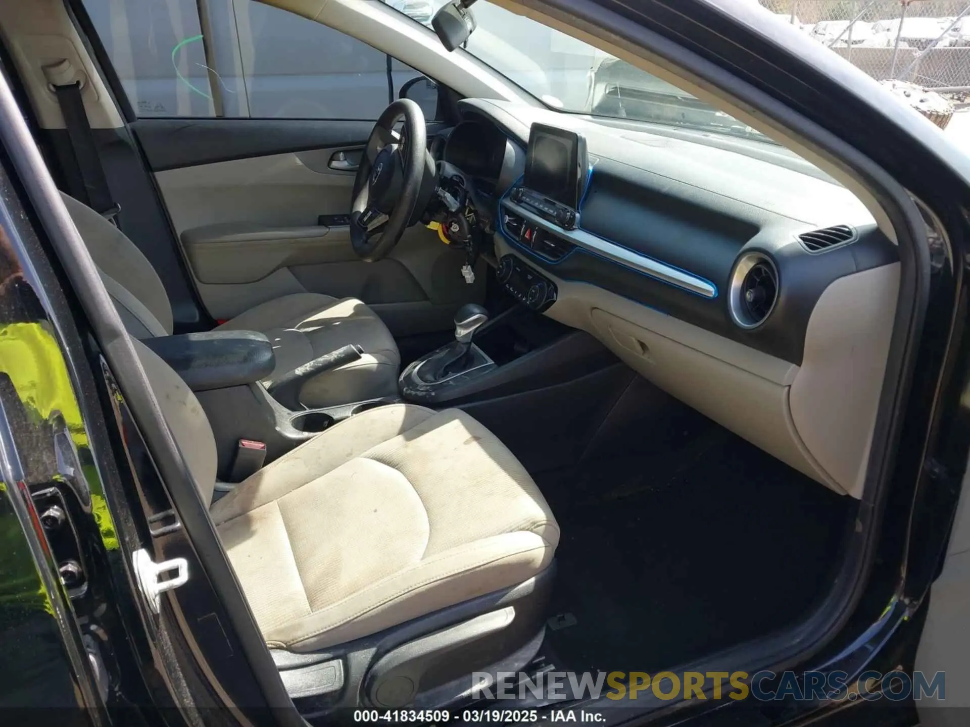5 Photograph of a damaged car 3KPF24ADXKE067633 KIA FORTE 2019