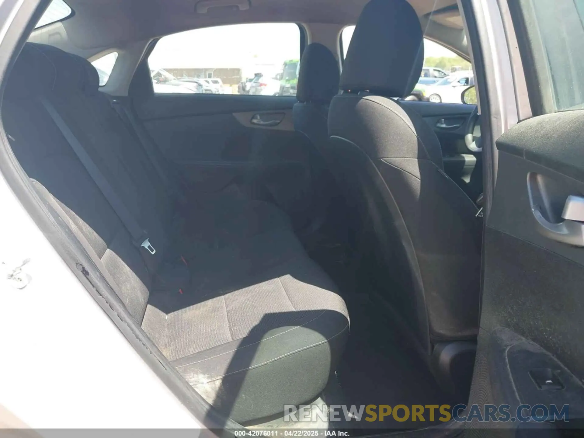 8 Photograph of a damaged car 3KPF24ADXKE075750 KIA FORTE 2019