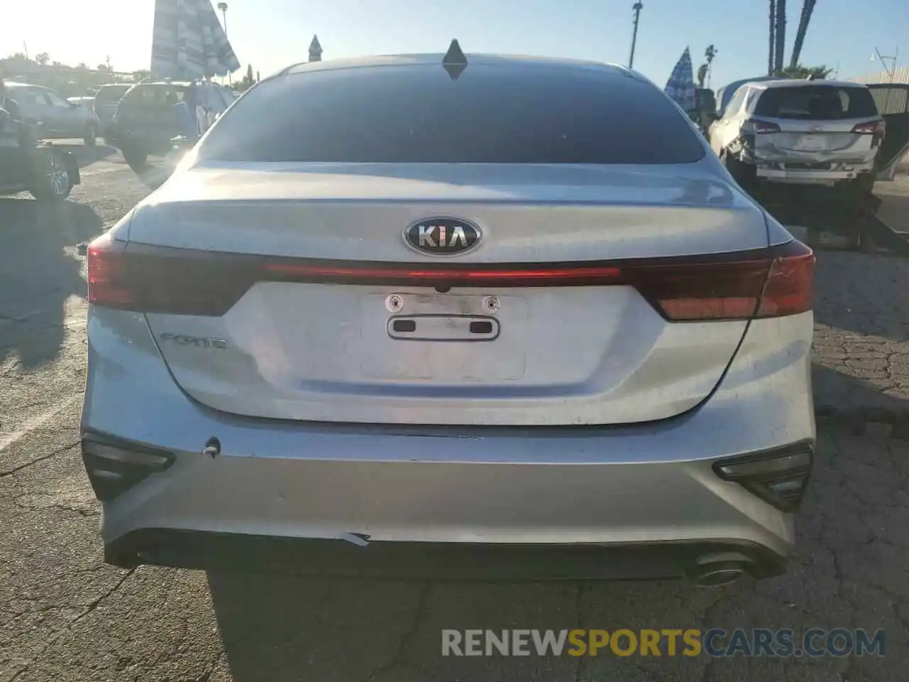 6 Photograph of a damaged car 3KPF24ADXKE083881 KIA FORTE 2019