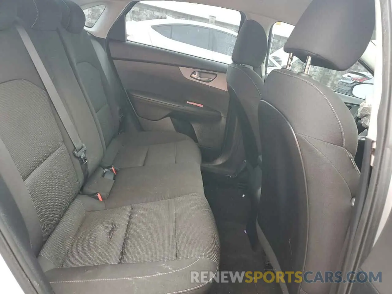 10 Photograph of a damaged car 3KPF24ADXKE108939 KIA FORTE 2019
